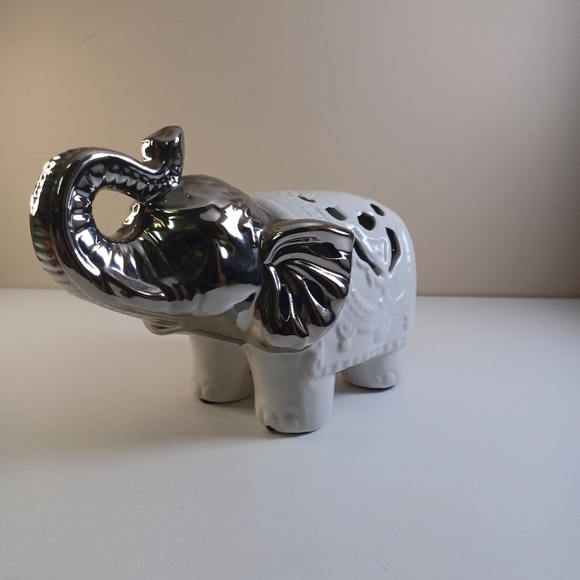 GC Naturals Porcelain Elephant Statue Diffuser Potpourri  Sachet Holder Inside - Picture 5 of 9